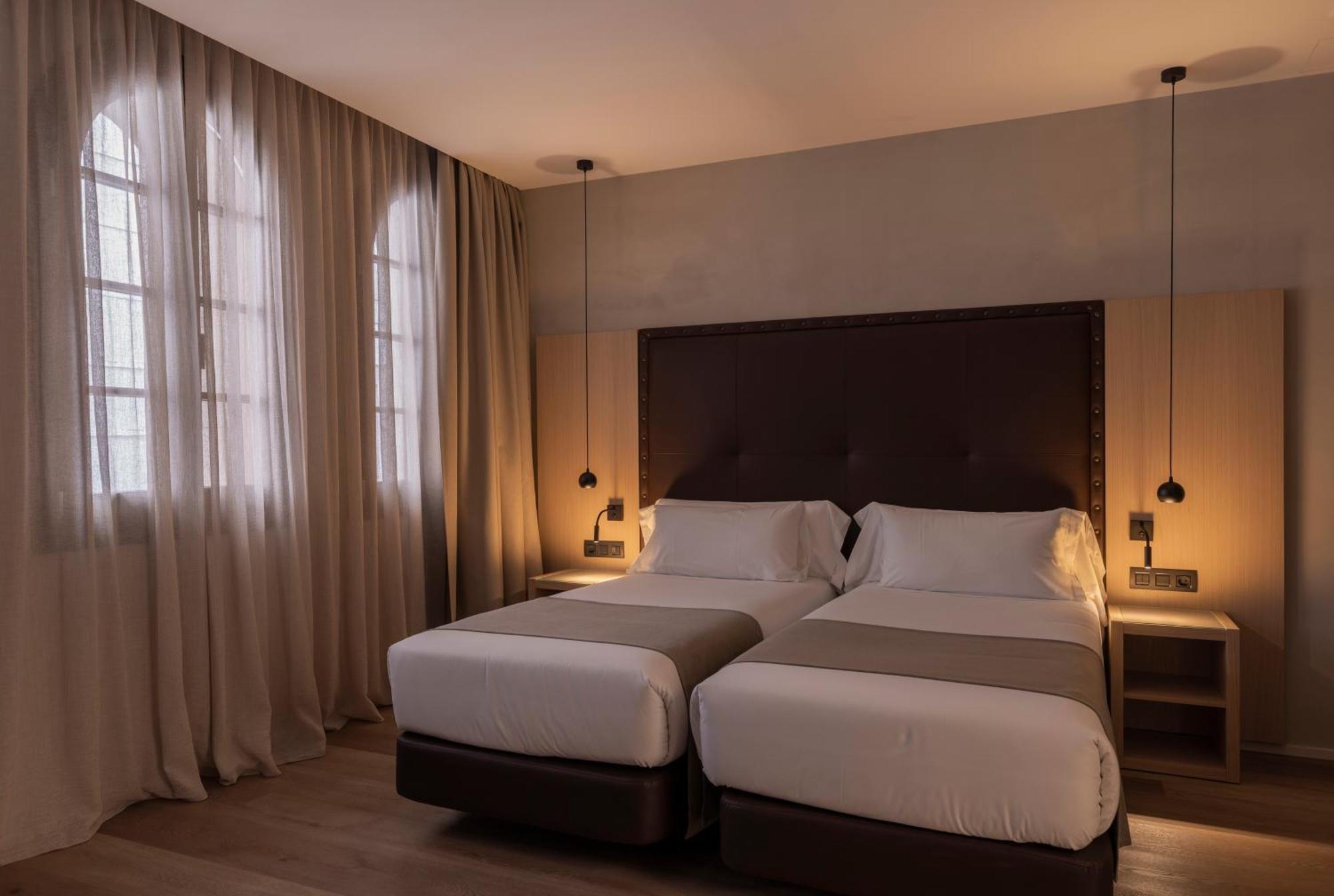 Gran Hotel Barcino 4 Estrellas Superior — Photos 3